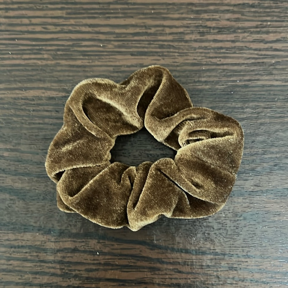 Medium Brown Velvet Hair Scrunchie